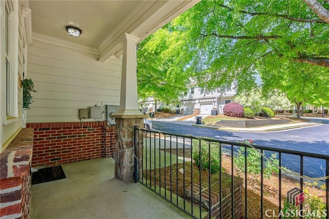 balcony featuring covered porch