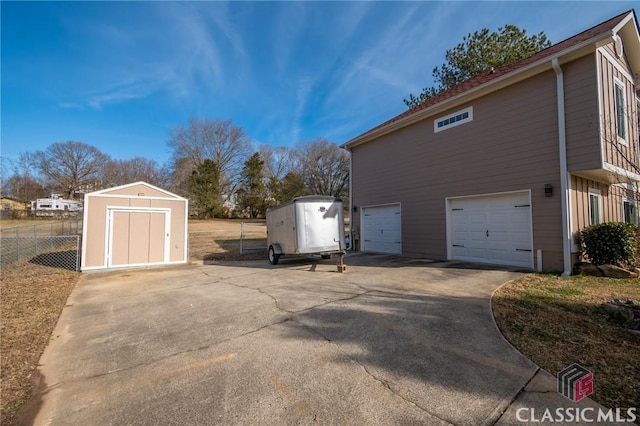 exterior space featuring a shed