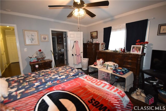 bedroom with crown molding and ceiling fan