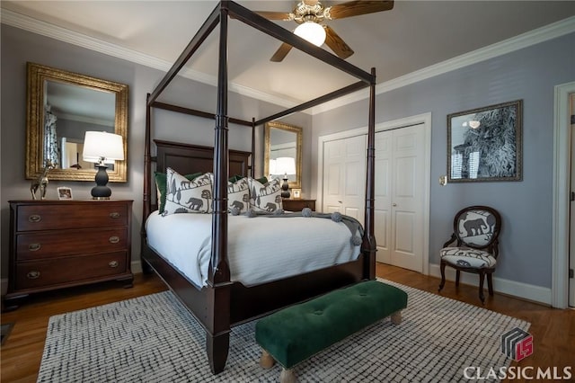 bedroom with crown molding, ceiling fan, and hardwood / wood-style flooring