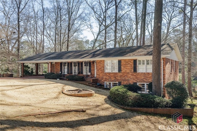 view of front of property featuring covered porch