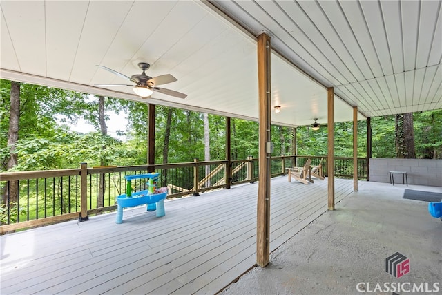 deck with ceiling fan