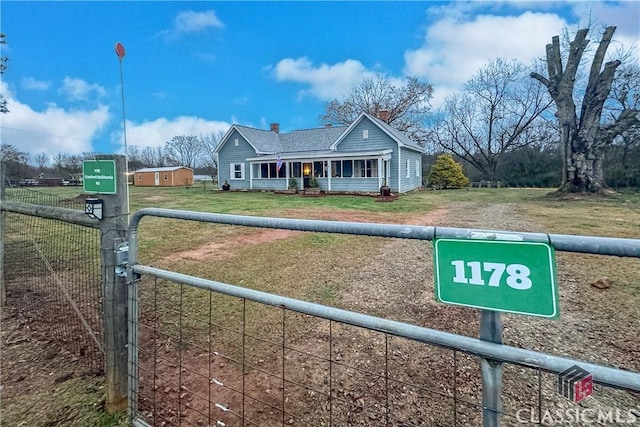 exterior space featuring a front yard