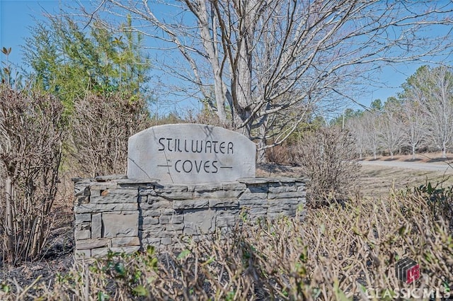 view of community / neighborhood sign