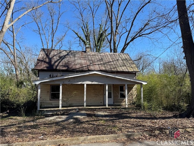 view of front facade featuring a porch