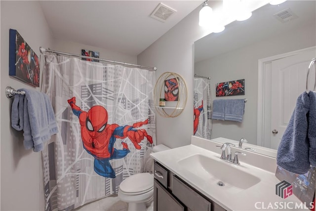 bathroom with a shower with shower curtain, visible vents, vanity, and toilet