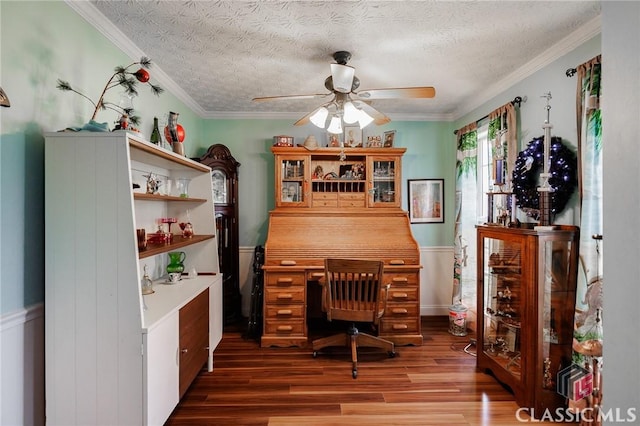 office area with crown molding, a textured ceiling, ceiling fan, and wood finished floors