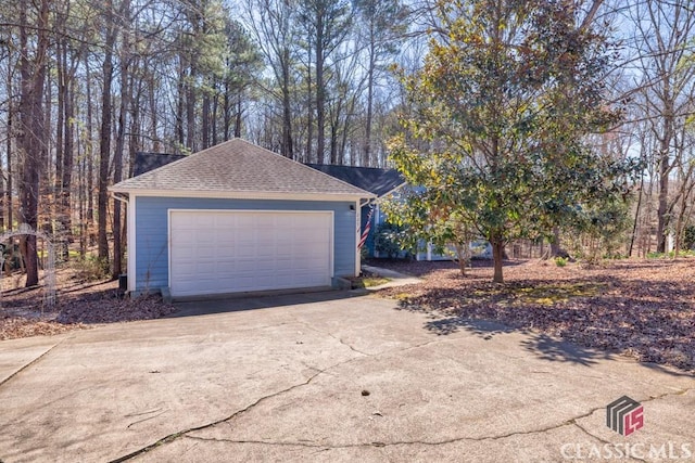 view of detached garage