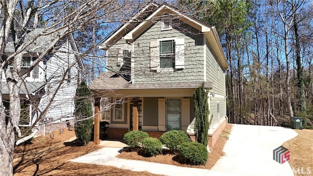 view of front of home featuring a porch