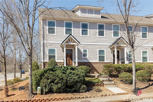 view of front facade with brick siding