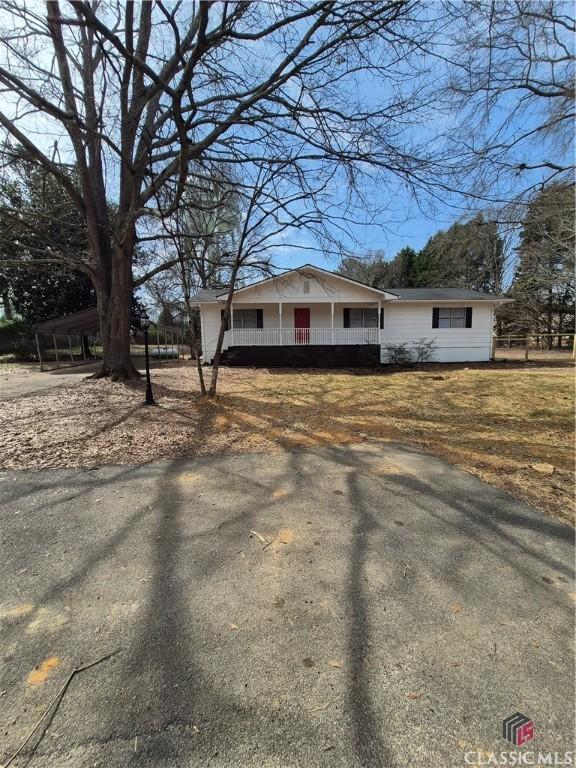 view of front of property with covered porch