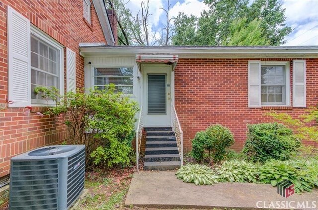362 Sims St, Maysville, GA 30558