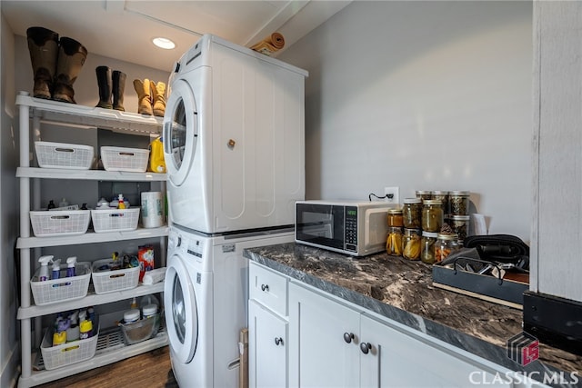 600 Piney Grove Rd, Comer, GA 30629 - laundry area with stacked washer / drying machine and recessed lighting