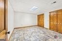 unfurnished bedroom featuring carpet floors