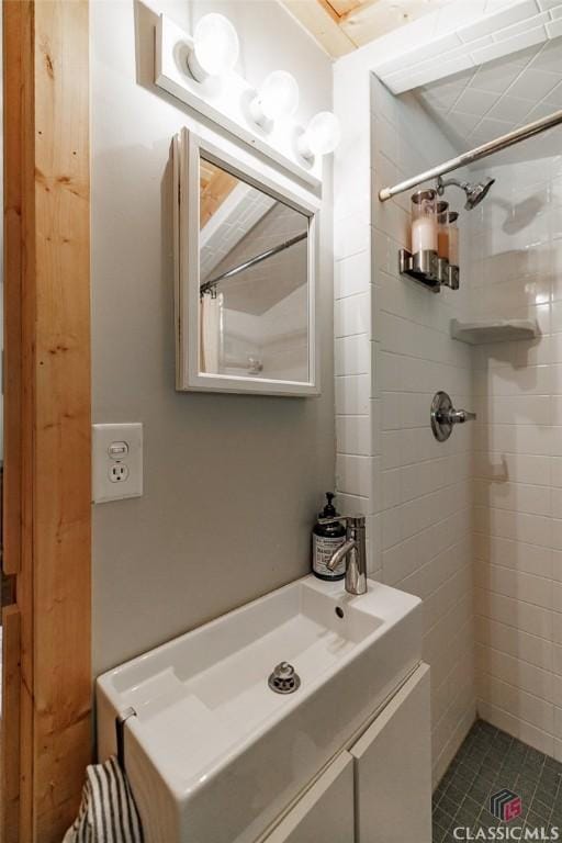 50 Atlanta Ln, Clayton, GA 30525 - bathroom with vanity and tiled shower