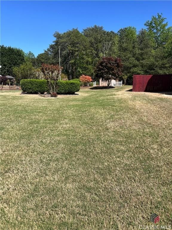 view of yard featuring fence
