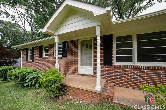 120 Hunt Rd, Athens, GA 30606 - property entrance with brick siding