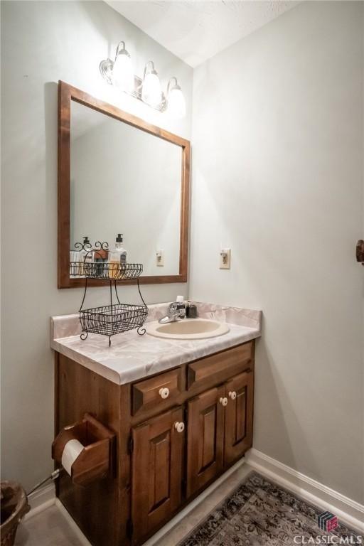 1181 Pete Dickens Rd, Bogart, GA 30622 - bathroom featuring baseboards
