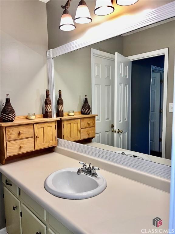 256 Cherokee Rdg, Athens, GA 30606 - bathroom with vanity