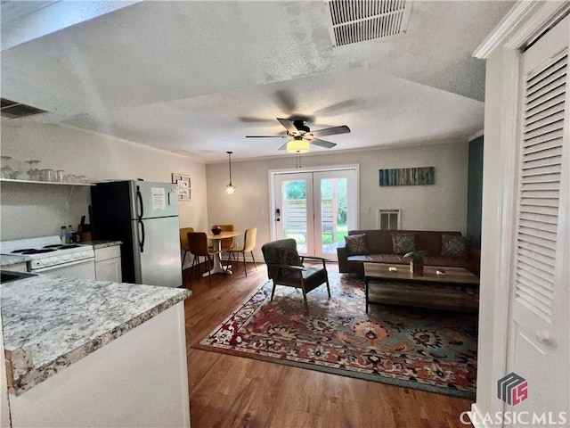 256 Cherokee Rdg, Athens, GA 30606 - living room with wood finished floors and ceiling fan