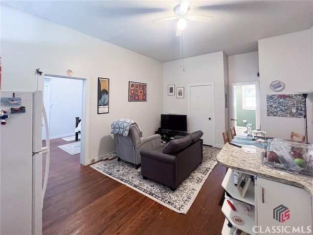 485 Meigs St, Athens, GA 30601 - living area with wood finished floors and a ceiling fan