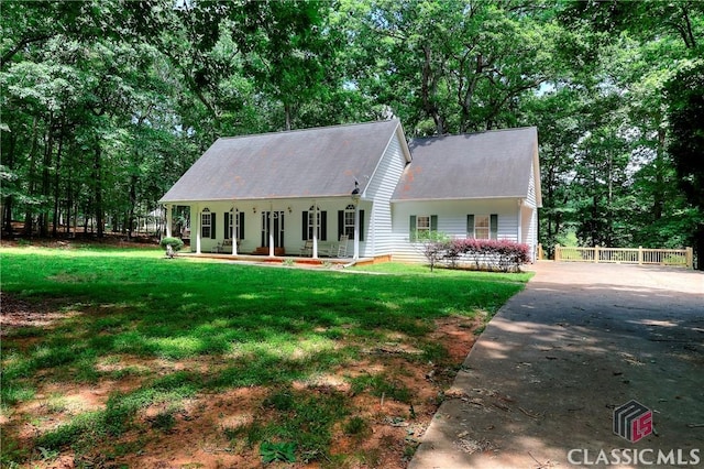 224 Red Oak Dr, Maysville, GA 30558 - view of front of house featuring driveway and a front lawn
