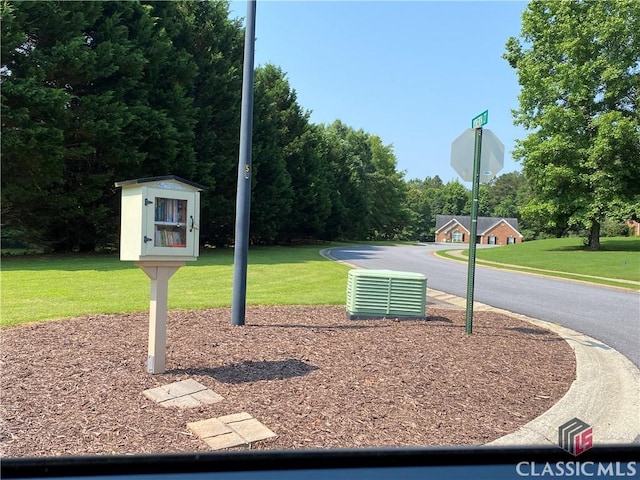 1100 Roberta Dr, Bishop, GA 30621 - view of community with a yard