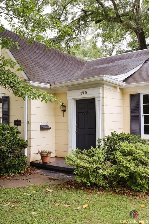 170 Stanton, Athens, GA 30606 - entrance to property featuring a shingled roof