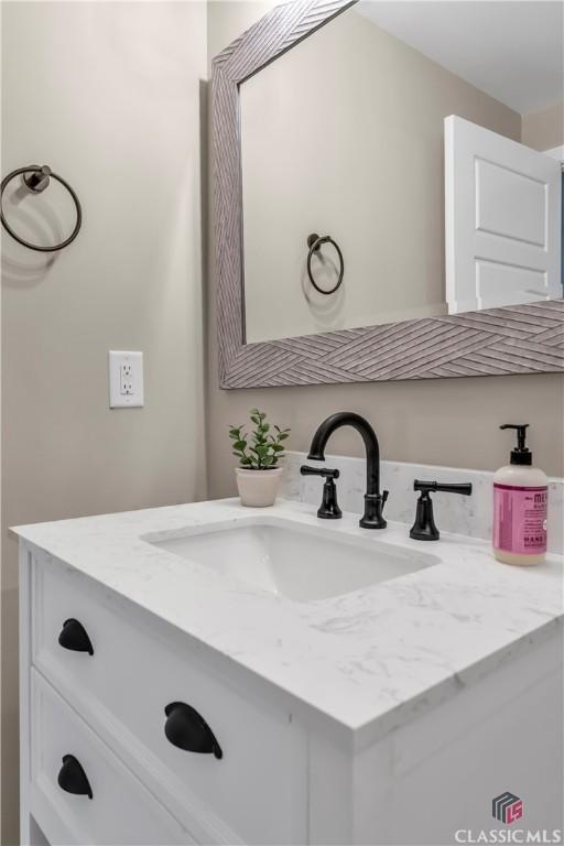 1810 Willow Creek Dr, Watkinsville, GA 30677 - bathroom featuring vanity