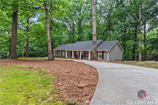 161 Pinecrest Ter, Athens, GA 30606 - single story home featuring curved driveway and a porch