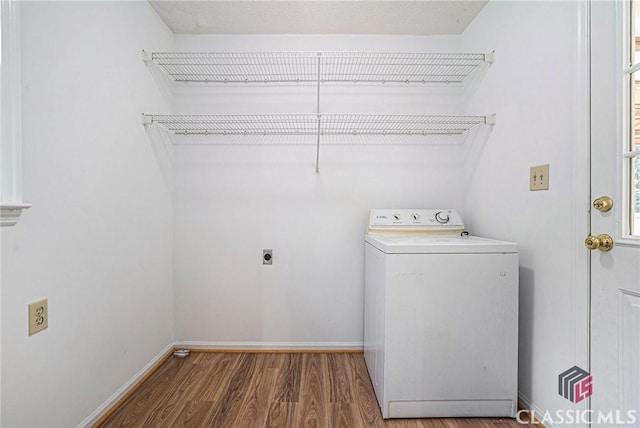 148 Hunters Crossing Rd, Athens, GA 30606 - laundry area featuring washer / dryer and wood finished floors