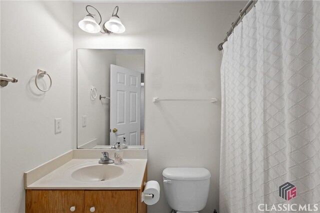 255 Twin Creek Shrs, Athens, GA 30605 - bathroom with vanity and a shower with curtain