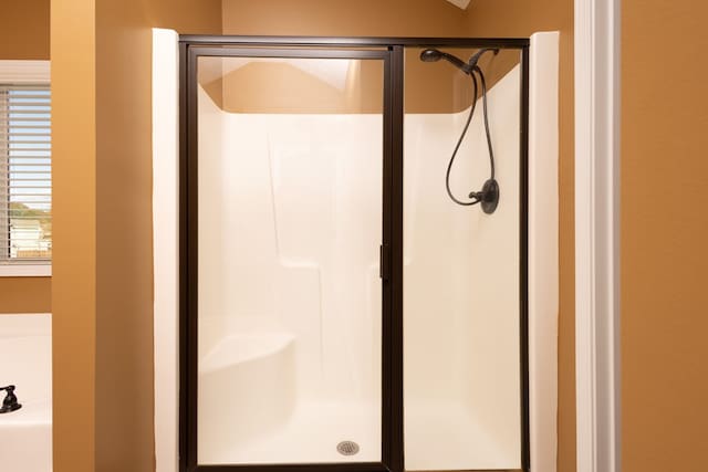 1 Cambridge Ct, Phenix City, AL 36870 - full bath with a stall shower