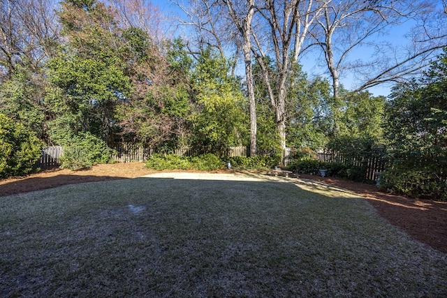 view of yard featuring fence