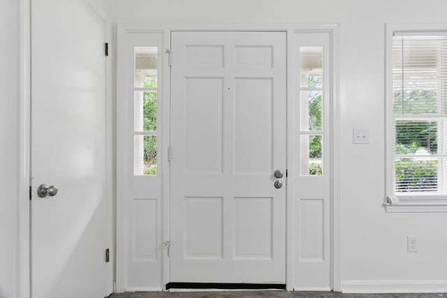 5202 Lakeshore Rd, Columbus, GA 31907 - foyer featuring baseboards