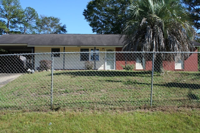 view of front of home with a front lawn