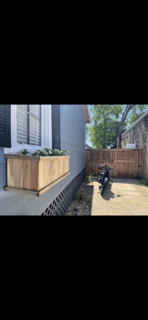 1314 Talbotton Rd, Columbus, GA 31901 - view of side of home with a patio area