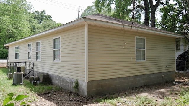 2830 N Lumpkin Rd, Columbus, GA 31903 - view of side of property with crawl space