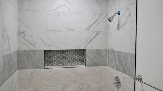 2830 N Lumpkin Rd, Columbus, GA 31903 - bathroom featuring a tile shower