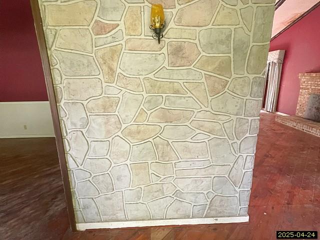 1469 Wall St, Richland, GA 31825 - detailed view of wood finished floors and baseboards