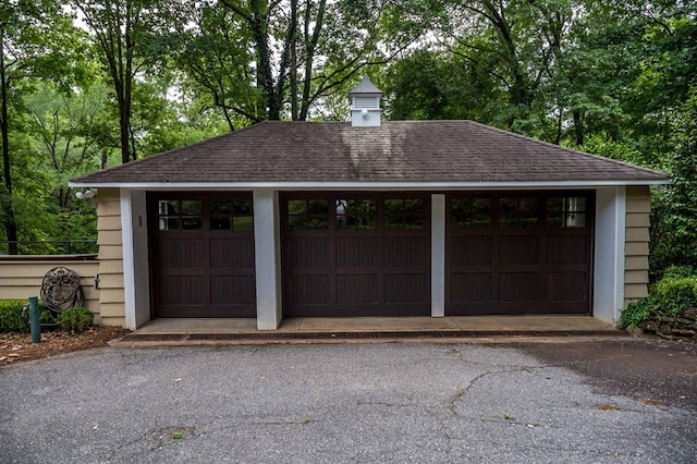 view of detached garage