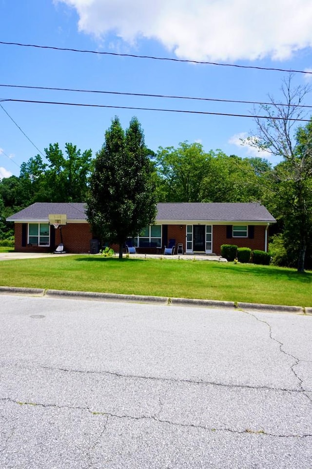 404 19th Ave, Phenix City, AL 36869 - single story home featuring a front lawn