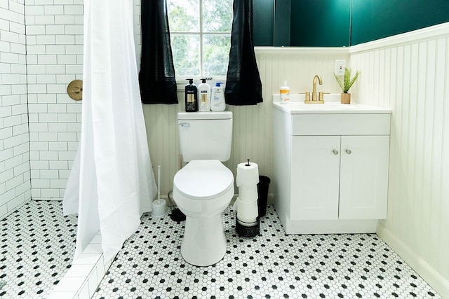 1240 Peacock Ave, Columbus, GA 31906 - full bath featuring a stall shower and vanity