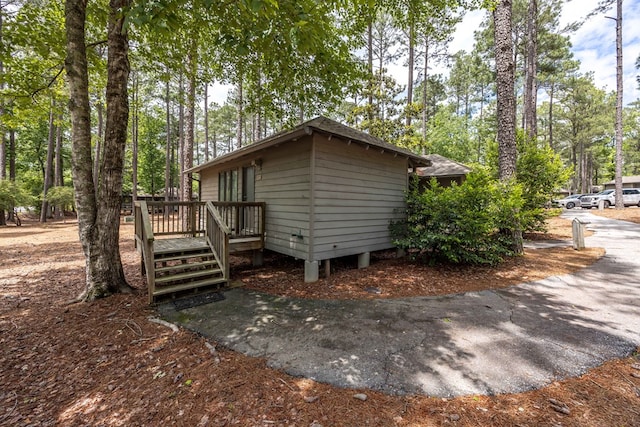 2387 Cedar Ln, Pine Mountain, GA 31822 - view of side of home with a wooden deck