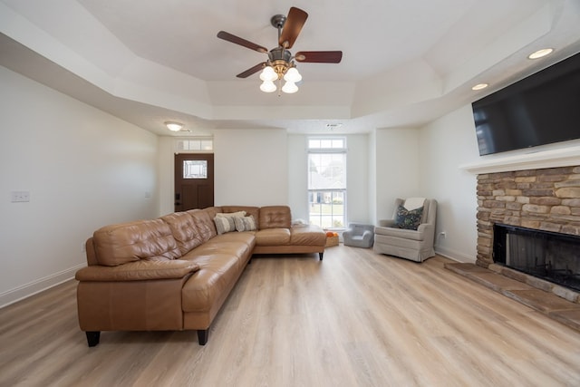 3022 Thornberry Cir, Phenix City, AL 36867 - living area featuring a raised ceiling, plenty of natural light, light wood finished floors, baseboards, and recessed lighting