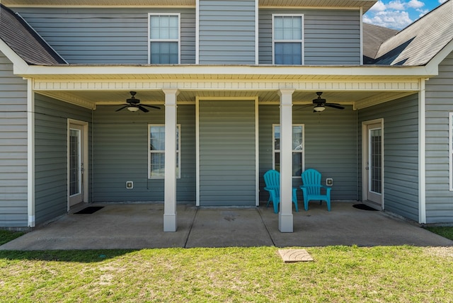 view of patio with a ceiling fan