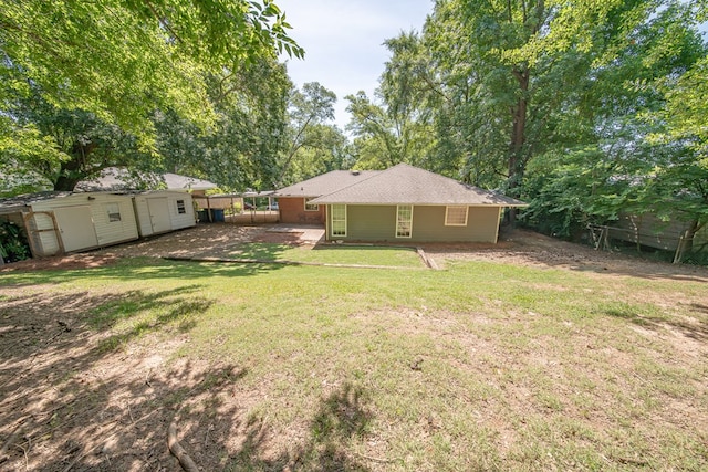 813 Crockett Dr, Columbus, GA 31904 - view of yard with an outdoor structure
