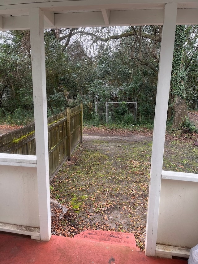 1348 Rhodes St, Columbus, MS 31901 - view of yard