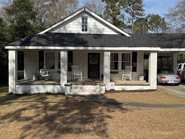 view of front of house featuring a porch