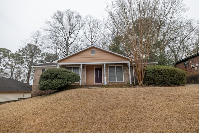 view of front of property with a front yard